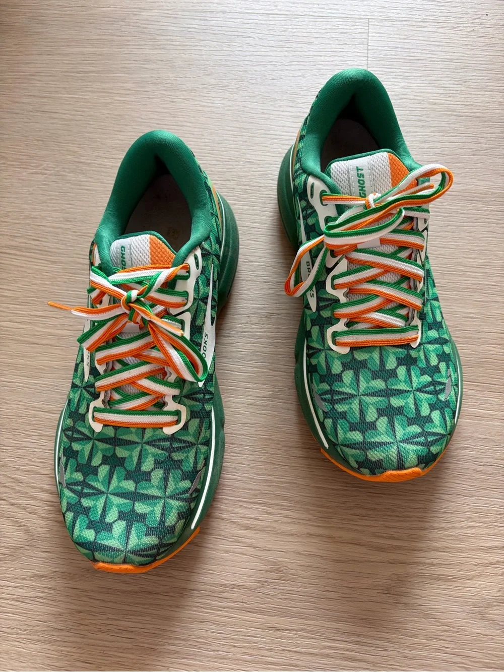 Brooks Ghost 15 Run Lucky St. Patricks Day Sneakers Womens Size 6.5